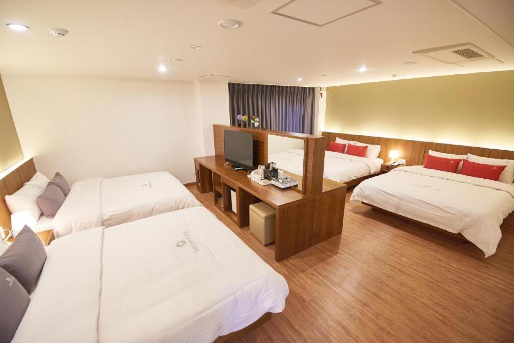 Shin Shin Hotel Busan Bagian luar foto