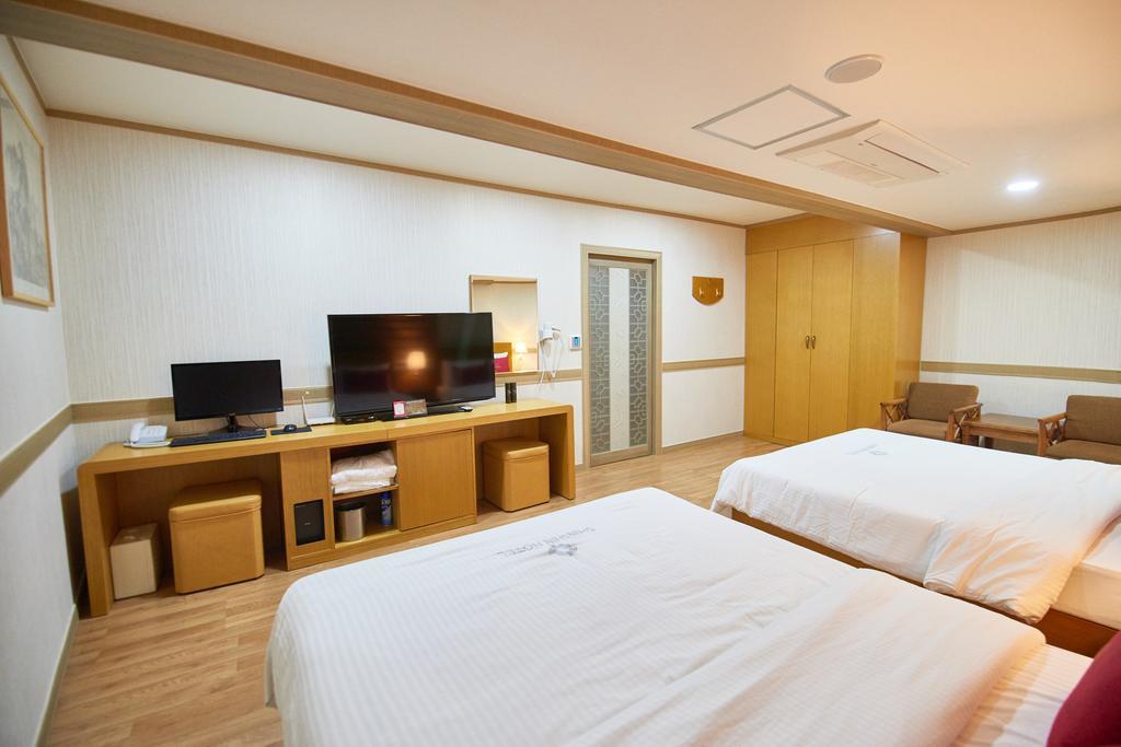 Shin Shin Hotel Busan Bagian luar foto